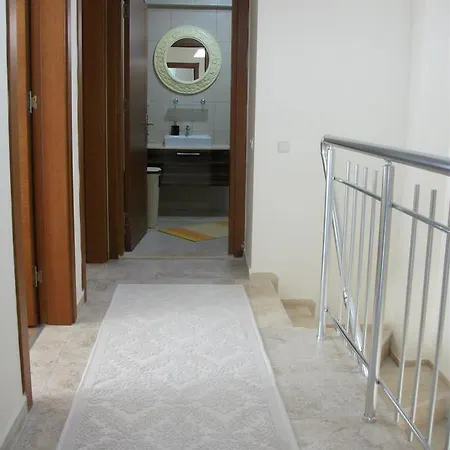 Villa Maurice Number 4 *